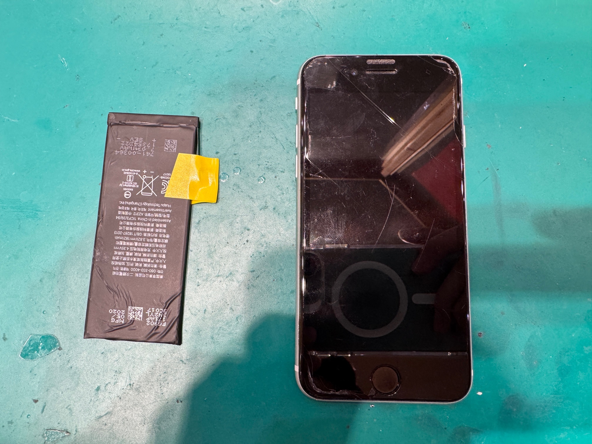 umie】iPhoneSE第二世代の劣化したバッテリーを交換【神戸市垂水区